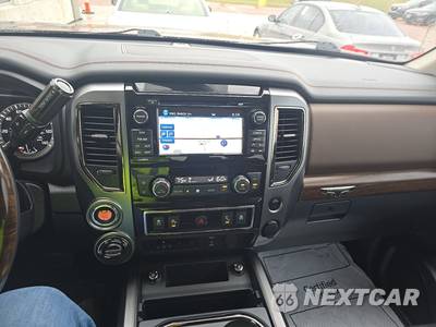 2017 Nissan TITAN Platinum Reserve Crew Cab Short Bed - zdjęcie 11 z 26 - miniatura