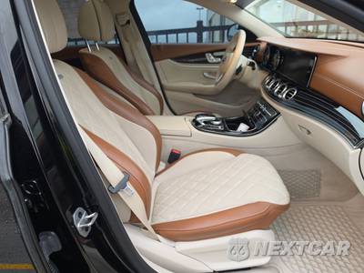 2019 Mercedes-Benz E 300 4MATIC Sedan - zdjęcie 8 z 26 - miniatura