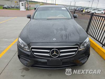 2019 Mercedes-Benz E 300 4MATIC Sedan - zdjęcie 2 z 26 - miniatura