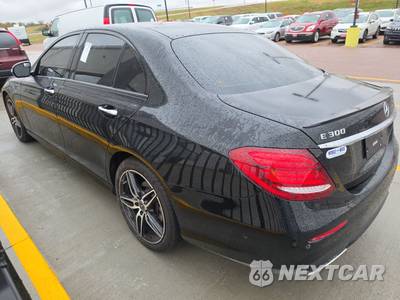 2019 Mercedes-Benz E 300 4MATIC Sedan - zdjęcie 6 z 26 - miniatura