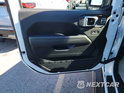 2022 Jeep Wrangler Unlimited 4xe Sahara - zdjęcie 9 z 22 - miniatura
