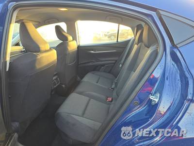 2025 Toyota Camry LE - zdjęcie 13 z 30 - miniatura