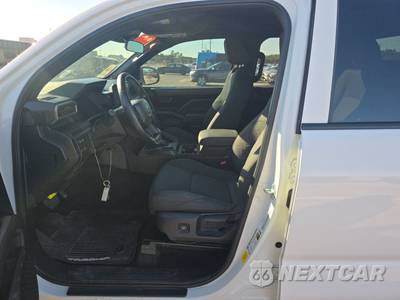 2025 Toyota Tacoma SR Crew Cab Medium Bed - zdjęcie 7 z 24 - miniatura