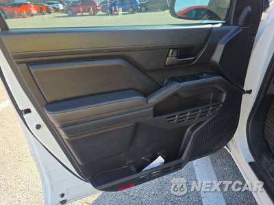 2025 Toyota Tacoma SR Crew Cab Medium Bed - zdjęcie 9 z 24 - miniatura