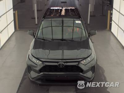 2021 Toyota RAV4 LE - zdjęcie 2 z 26 - miniatura