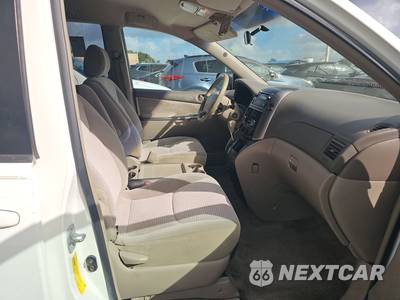 2006 Toyota Sienna CE Minivan 8-Passenger 119.3" WB - zdjęcie 8 z 23 - miniatura