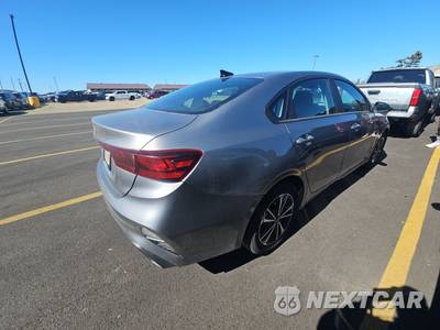 2024 Kia Forte LXS - zdjęcie 4 z 38 - miniatura