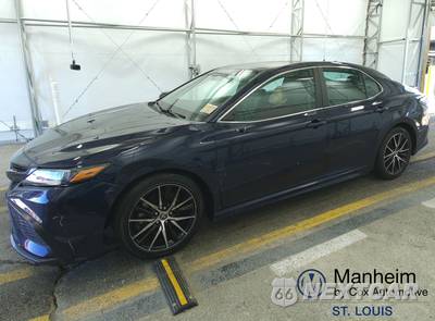 2022 Toyota Camry SE - zdjęcie 1 z 38 - miniatura