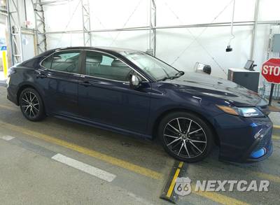 2022 Toyota Camry SE - zdjęcie 3 z 38 - miniatura