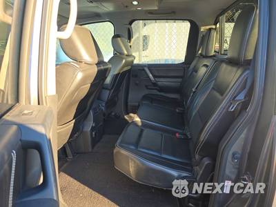 2013 Nissan TITAN PRO-4X Crew Cab Short Bed - zdjęcie 13 z 32 - miniatura