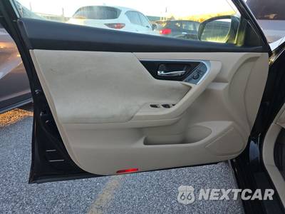 2013 Nissan Altima 2.5 SV Sedan - zdjęcie 9 z 27 - miniatura