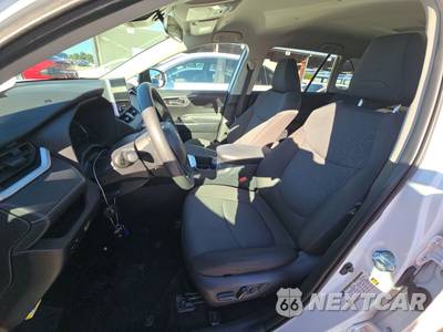 2025 Toyota RAV4 XLE - zdjęcie 7 z 18 - miniatura