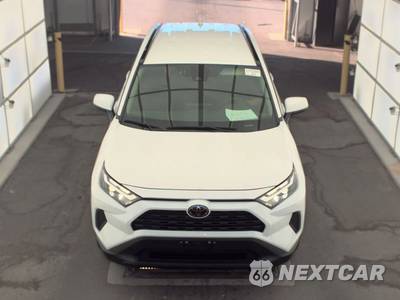 2025 Toyota RAV4 XLE - zdjęcie 2 z 18 - miniatura