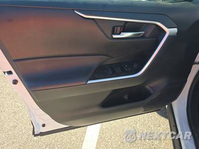 2025 Toyota RAV4 XLE - zdjęcie 9 z 18 - miniatura