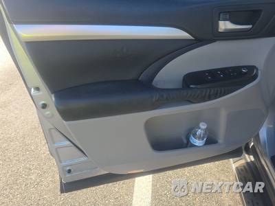 2014 Toyota Highlander XLE - zdjęcie 9 z 46 - miniatura