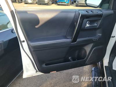 2021 Toyota 4Runner Nightshade - zdjęcie 9 z 25 - miniatura