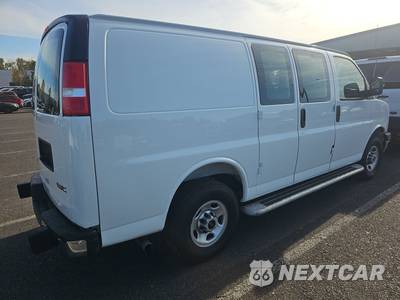 2025 GMC Savana 2500 Cargo Van 1WT 135.0" WB - zdjęcie 4 z 24 - miniatura