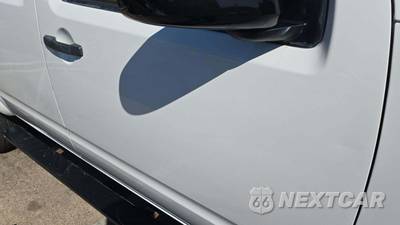 2018 Nissan Frontier SV Crew Cab Medium Bed - zdjęcie 30 z 34 - miniatura