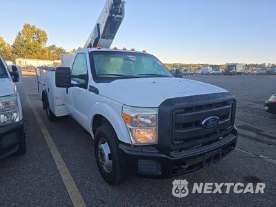 2013 Ford Super Duty F-350 Cab Chassis XL Regular Cab DRW - zdjęcie 3 z 45 - miniatura