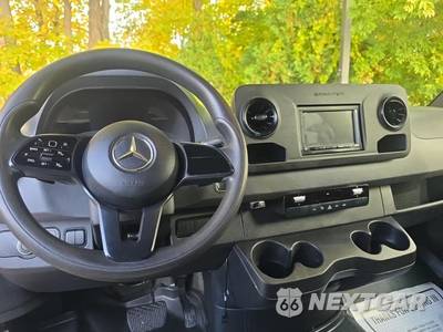 2019 Mercedes-Benz Sprinter 2500 Cargo Van Standard Roof 144.0" WB - zdjęcie 14 z 28 - miniatura