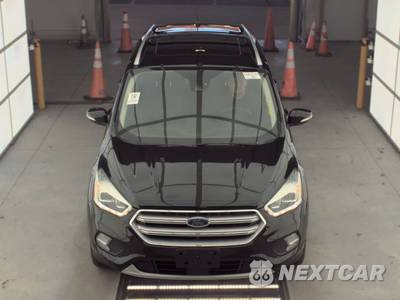 2017 Ford Escape Titanium - zdjęcie 2 z 32 - miniatura