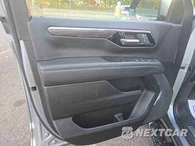 2025 Chevrolet Suburban Z71 2Z7 - zdjęcie 9 z 33 - miniatura