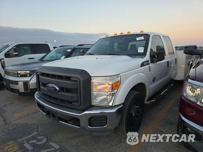 2016 Ford Super Duty F-350 Cab Chassis XL Crew Cab DRW