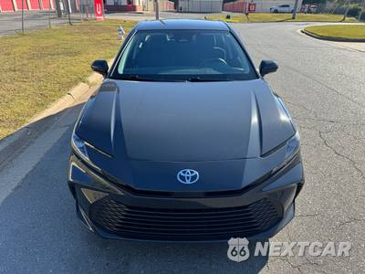 2025 Toyota Camry LE - zdjęcie 2 z 33 - miniatura