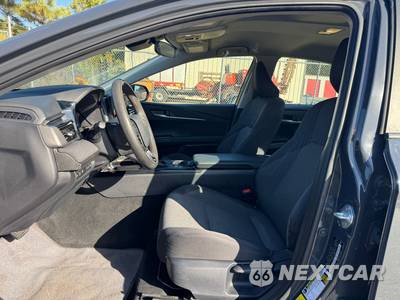 2025 Toyota Camry LE - zdjęcie 11 z 33 - miniatura