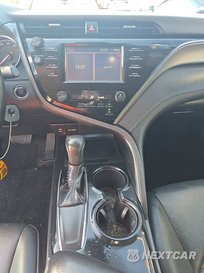 2019 Toyota Camry SE - zdjęcie 11 z 31 - miniatura