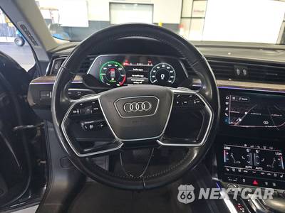 2019 Audi e-tron Prestige - zdjęcie 10 z 25 - miniatura