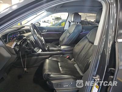 2019 Audi e-tron Prestige - zdjęcie 7 z 25 - miniatura