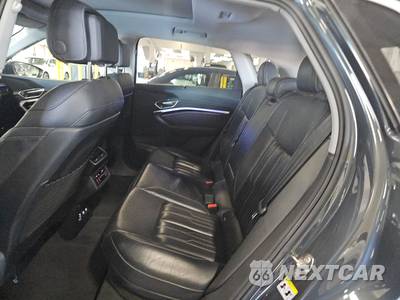 2019 Audi e-tron Prestige - zdjęcie 13 z 25 - miniatura