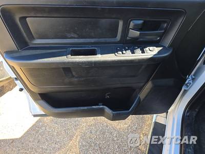 2019 Ram 1500 Classic Tradesman Extended Cab Medium Bed - zdjęcie 9 z 31 - miniatura
