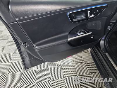2023 Mercedes-Benz C 300 Sedan - zdjęcie 9 z 29 - miniatura