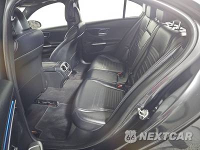 2023 Mercedes-Benz C 300 Sedan - zdjęcie 13 z 29 - miniatura