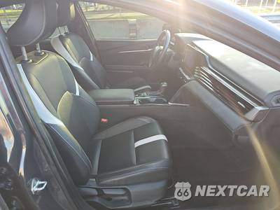 2025 Toyota Camry SE - zdjęcie 8 z 26 - miniatura