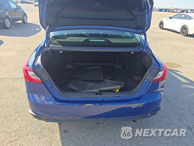 2025 Toyota Camry SE - zdjęcie 21 z 32 - miniatura