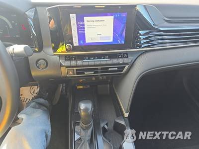 2025 Toyota Camry SE - zdjęcie 15 z 32 - miniatura