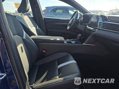 2025 Toyota Camry SE - zdjęcie 12 z 32 - miniatura