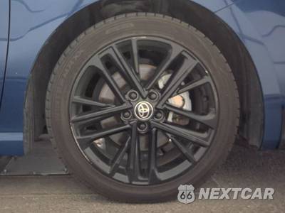 2025 Toyota Camry SE - zdjęcie 8 z 32 - miniatura