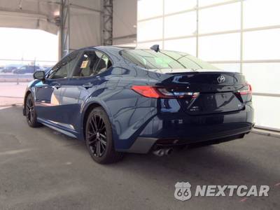 2025 Toyota Camry SE - zdjęcie 6 z 32 - miniatura