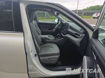 2021 Toyota Highlander XLE - zdjęcie 8 z 24 - miniatura