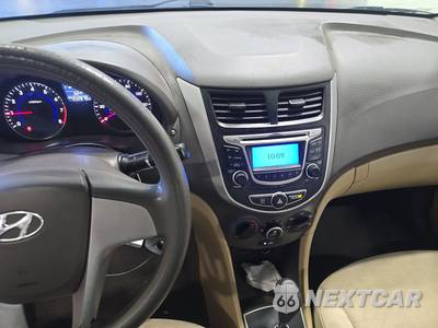 2013 Hyundai Accent GLS Sedan - zdjęcie 11 z 36 - miniatura