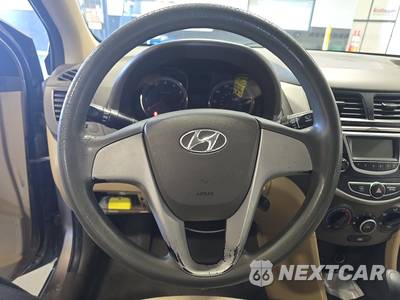 2013 Hyundai Accent GLS Sedan - zdjęcie 10 z 36 - miniatura