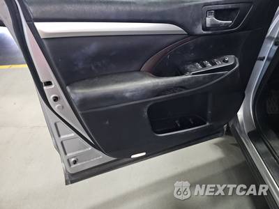 2016 Toyota Highlander XLE - zdjęcie 9 z 39 - miniatura