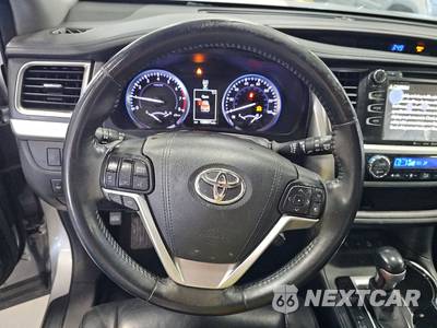 2016 Toyota Highlander XLE - zdjęcie 10 z 39 - miniatura