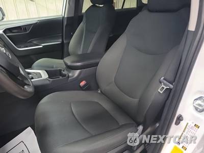 2024 Toyota RAV4 Hybrid LE - zdjęcie 13 z 23 - miniatura