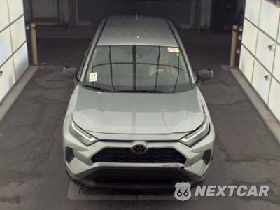 2025 Toyota RAV4 LE - zdjęcie 2 z 43 - miniatura