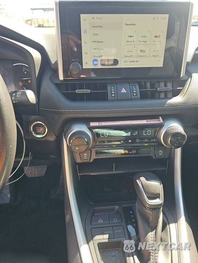 2025 Toyota RAV4 XLE Premium - zdjęcie 11 z 51 - miniatura